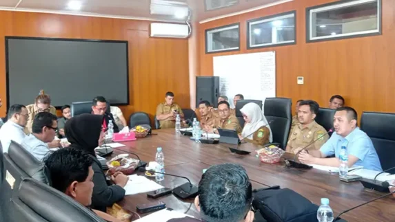 Kasus Pembongkaran Billboard Berizin dan Taat Pajak, Istilah 'Perangko Kilat' Muncul di RDP Komisi 4