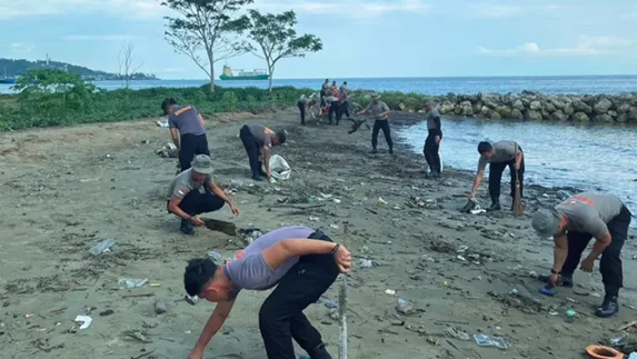 Menjaga Pantai, Merawat Harapan