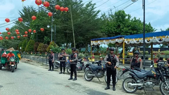 Pengamanan Humanis Brimob Warnai Perayaan Imlek 2026 di Gunungsitoli