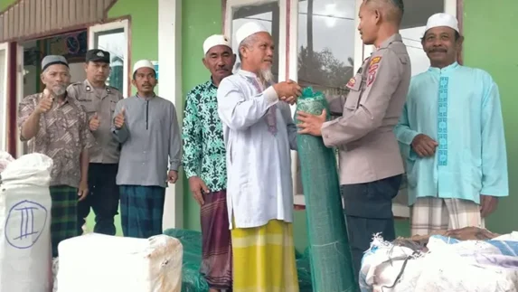 Polri Bantu Pemulihan Rumah Ibadah Lintas Agama di Tapteng Pascabanjir
