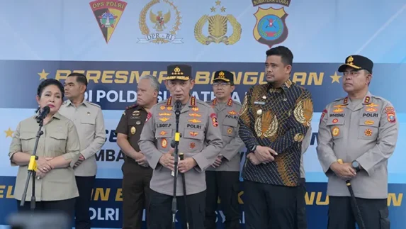 Polri Lepas 22 Kontainer Bantuan Kemanusiaan untuk Korban Bencana di Sumatera