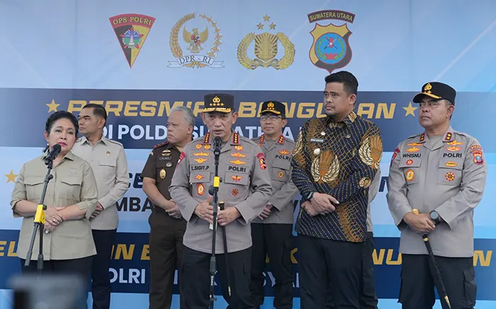 Polri Lepas 22 Kontainer Bantuan Kemanusiaan untuk Korban Bencana di Sumatera