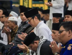 Rico Waas Perkuat Ukhuwah Lewat Tarawih Bersama Warga Medan Selayang