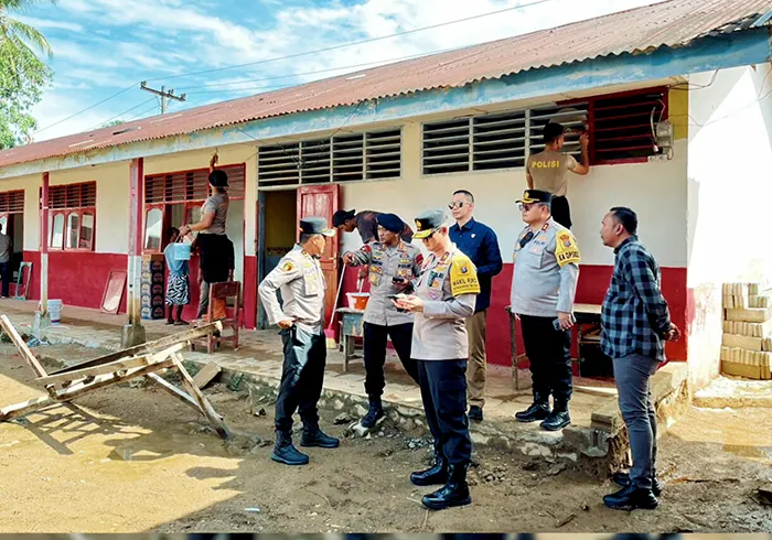 Wakapolda dan Dansat Brimob Sumut Pastikan Pemulihan Warga Tapteng Berjalan Baik