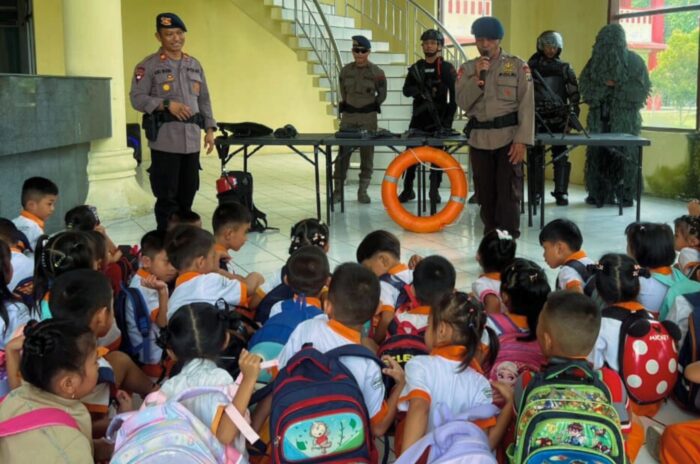 Mengenal Brimob Sejak Dini, Anak TK Belajar Disiplin dan Kebersamaan di Markas Polisi