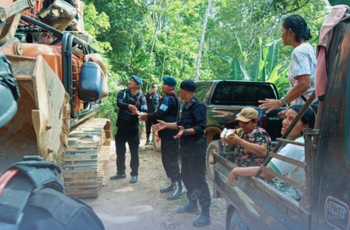 Tak Hanya Penegakan Hukum, Brimob Sumut Berbagi Kepedulian di Desa Panabari