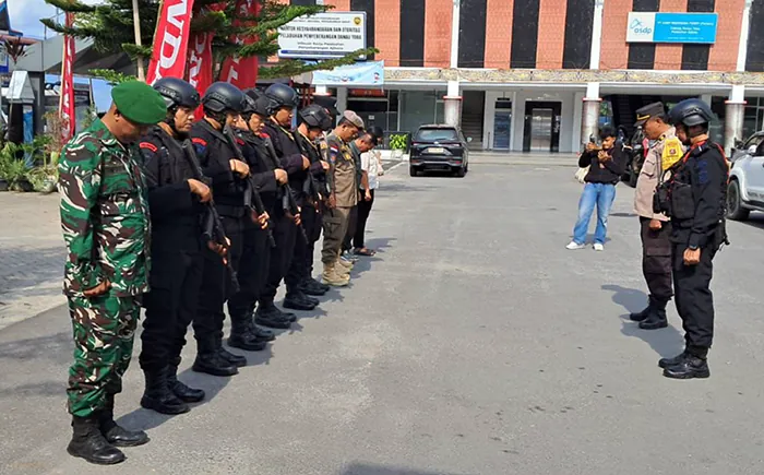 Brimob Sumut Siaga di Parapat, Pastikan Wisatawan Aman Saat Ops Ketupat Toba 2026