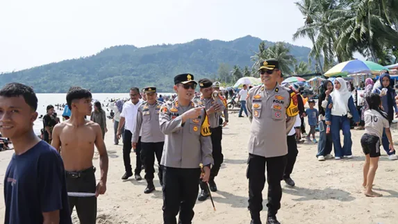 Kapolres Tapteng Tinjau Langsung Pengamanan Objek Wisata