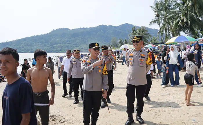 Kapolres Tapteng Tinjau Langsung Pengamanan Objek Wisata