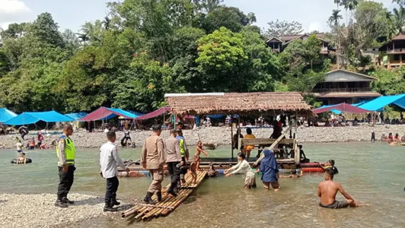 Polri Berikan Imbauan Keselamatan di Wisata Tangkahan, Wujud Nyata Operasi Ketupat 2026