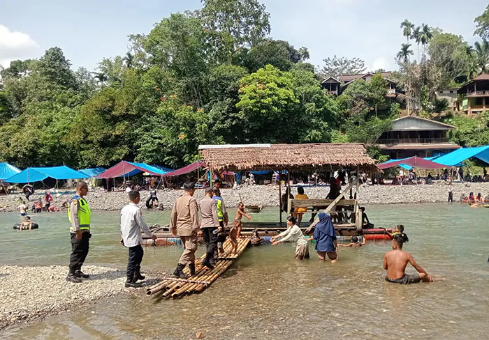 Polri Berikan Imbauan Keselamatan di Wisata Tangkahan, Wujud Nyata Operasi Ketupat 2026