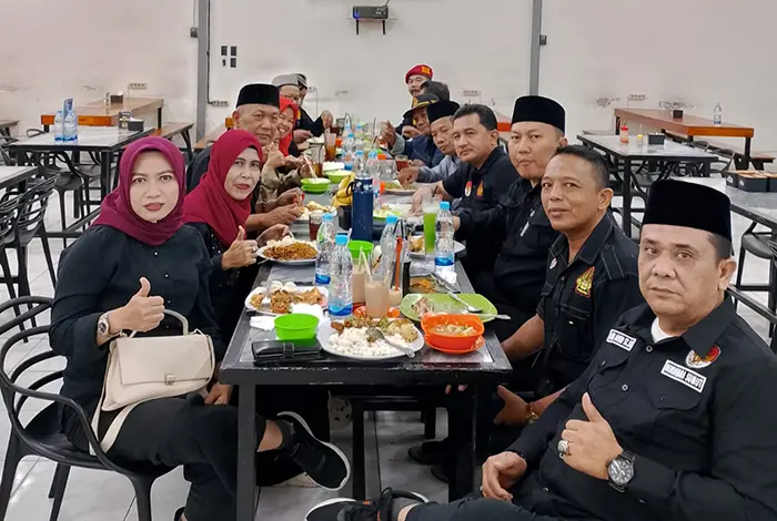 Ramadan Penuh Berkah, DPW Pendawa Sumut Gelar Sahur Bersama di Warkop Agam Kampus HM Joni