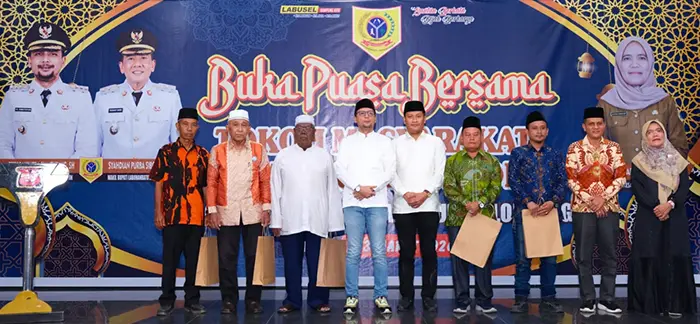 Safari Ramadan di Teluk Panji, Bupati Fery: Labusel Kampung Kita, Kita Bangun, Kita Jaga, Kita Rawat