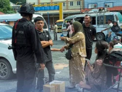 Sigap dan Humanis, Brimob Sumut Kawal Arus Mudik di Pelabuhan dan Terminal Sibolga