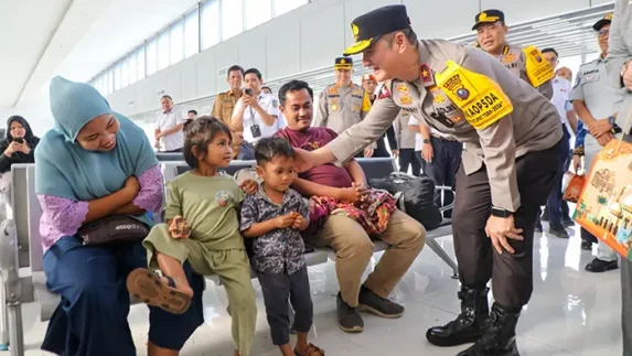 Wakapolda Sumut Tinjau Stasiun KA Medan, Pastikan Pelayanan Mudik Lebaran Berjalan Optimal
