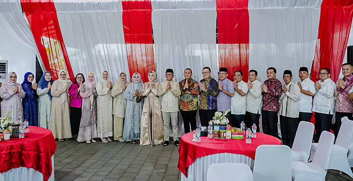 Zakiyuddin Harahap Sambut Hangat Tamu Halalbihalal