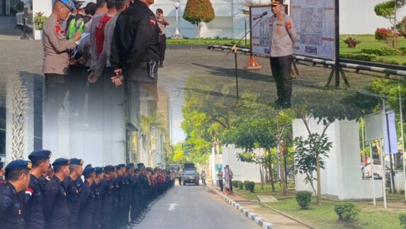 Brimob Polda Sumut Tampil Humanis dan Profesional Kawal Penyampaian Aspirasi di Kantor Gubsu