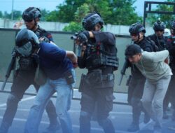 Sinergi Taktis Brimob dan Polda Sumut Matangkan Sispamkota Lewat Tactical Floor Game