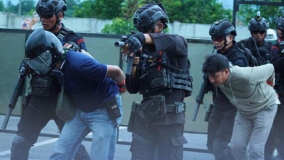 Brimob dan Polda Sumut Matangkan Sispamkota Lewat Tactical Floor Game