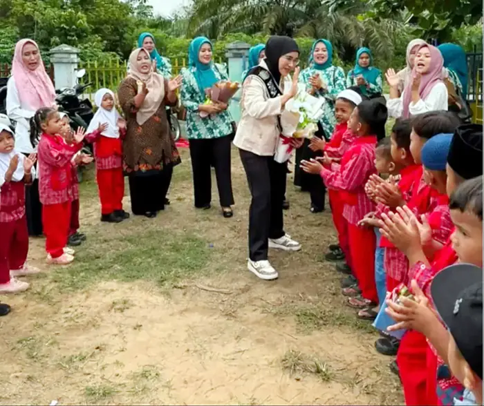 Bunda PAUD Labusel Turun Langsung Bangun Kepercayaan Diri Dunia Pendidikan Anak Sejak Dini