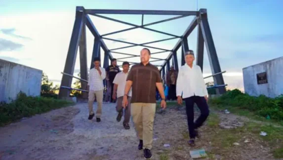 Bupati Baharuddin Tinjau Lokasi Pembangunan Kampung Nelayan Merah Putih