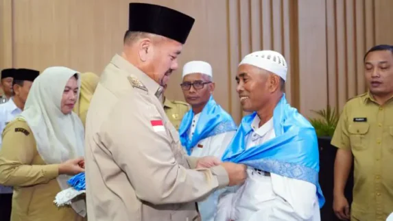 Bupati Batu Bara Tepung Tawari Jemaah Calon Haji 1447 H