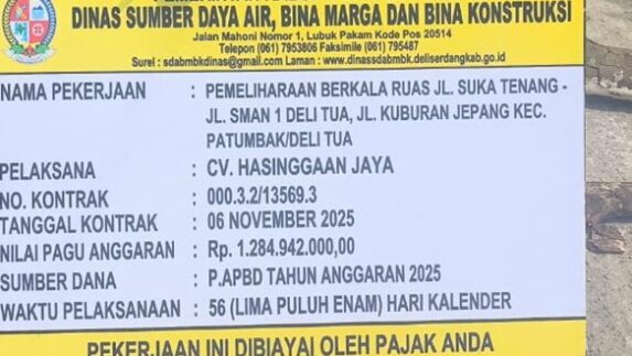 Pemkab Deliserdang Klarifikasi Proyek Bahu Jalan SMAN 1 Deli Tua, Pemasangan Plang Terlambat Dinilai Langgar Aturan Presiden