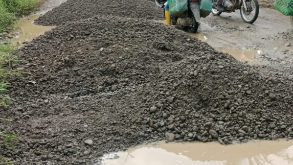 Masyarakat Desa Lantas Baru Luapan Rasa Terima Kasih, PT Iwan Nitra Buktikan Kepedulian Nyata Perbaiki Jalan Rusak