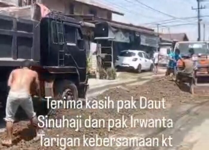 Tiga Pengusaha Namorambe Berkolaborasi Perbaiki Jalan Berlubang