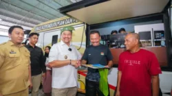 Pastikan Pelayanan Optimal, Bupati Baharuddin Tinjau Pelaksanaan Berlayar di Kecamatan Talawi