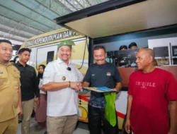 Pastikan Pelayanan Optimal, Bupati Baharuddin Tinjau Pelaksanaan Berlayar di Kecamatan Talawi