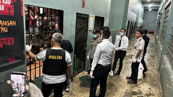 Polsek Labuhan Ruku Gelar Razia Bersama di Lapas Kelas II A Labuhan Ruku