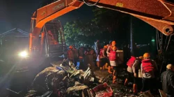 Tanggap Darurat Longsor Sembahe, Polda Sumut Terjunkan Personel Brimob Evakuasi Korban