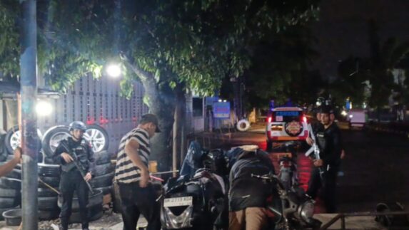 Patroli Humanis Brimob Sumut Menyapa Kota Medan, Malam Aman Warga Nyaman