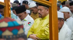 Bupati dan Wakil Bupati Batu Bara Laksanakan Salat Iduladha di Masjid Raya An-Nur Tanjung Tiram