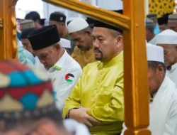 Bupati dan Wakil Bupati Batu Bara Laksanakan Salat Iduladha di Masjid Raya An-Nur Tanjung Tiram