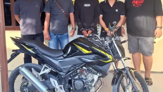 Gerak Cepat Polsek Bandar Huluan Ringkus Dua Pelaku Pencurian Sepeda Motor