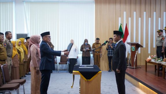 Isi Kekosongan Jabatan Strategis Pasca Mutasi, Bupati Solok Lantik Jefrizal, MT Sebagai Pj Sekretaris Daerah