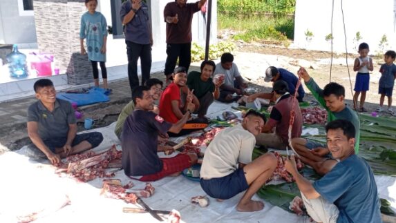 Eratkan Silaturahmi, Warga Komplek Saras Residence Ucapkan Terima Kasih Kepada Donasi Ternak Qurban