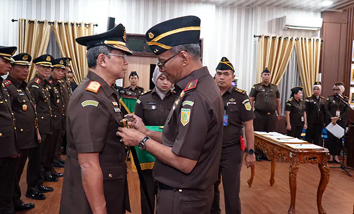 Kajati Sumut Lantik Wakajati, Asisten Tindak Pidana Umum dan 7 Kajari
