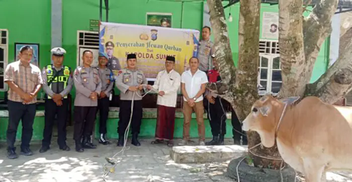 Polres Labusel Tebar Kepedulian Iduladha 1447 H, Salurkan Hewan Kurban Kapoldasu dan Kapolres