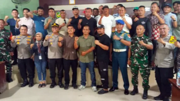 Polsek Medan Labuhan Bersama Forkopimca Mediasi Perdamaian Dua OKP di Kelurahan Besar dan Tangkahan