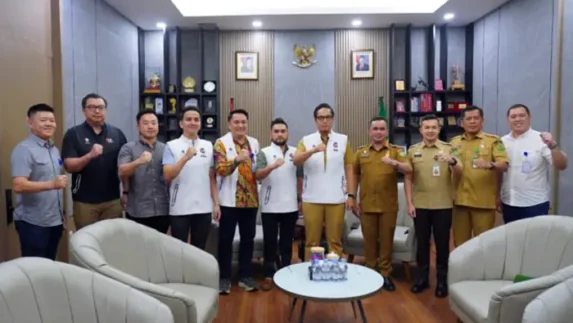 Sambut Hari Jadi Kota Medan, Rico Waas Dukung Kompetisi 'Padel untuk Semua'