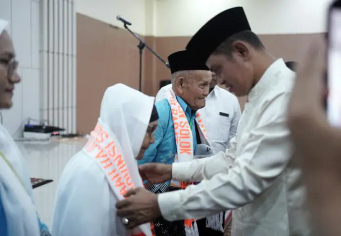 ‎Bupati Solok Lepas Keberangkatan 198 Calon Jemaah Haji ke Makkah Al-Mukarramah