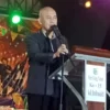 Beo’s Pengelola Pasar Malam bersama Panitia Bagikan Santunan di HUT ke-15 Indra Sakti
