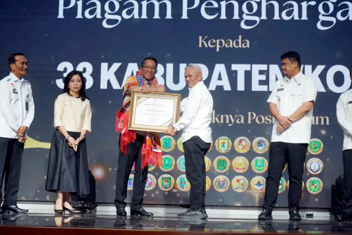Bupati Baharuddin Siagian Raih Penghargaan Kementerian Hukum RI atas Komitmen Pelayanan Hukum di Batu Bara