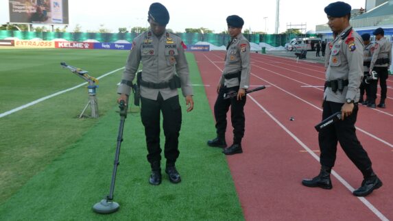 Jelang Laga Filipina Vs Australia, Gegana Brimob Polda Sumut Sterilisasi Stadion Madya