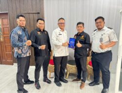 PB Pendawa Indonesia Terima Cinderamata dari Kakanwil Ditjenpas Sumut
