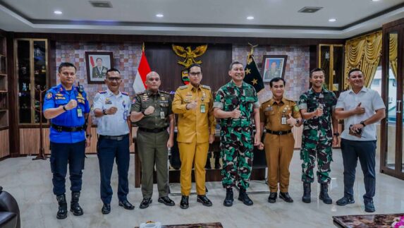 Silaturahmi dengan Pangdam I/BB, Rico Waas Perkuat Sinergi Pemko Medan dan TNI