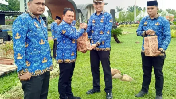 Kadus XI Desa Marindal Satu Raih Penghargaan Kepala Dusun Terbaik Tingkat Kecamatan Patumbak